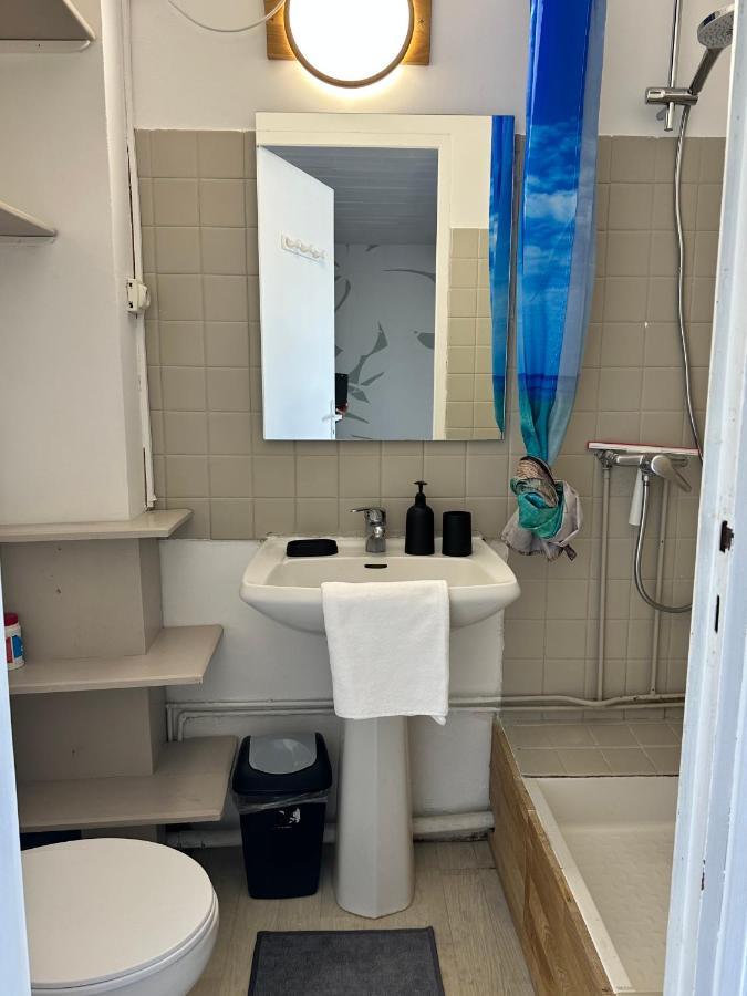 Grand Studio A 5Mns De La Plage Des Salins Hyeres Bagian luar foto